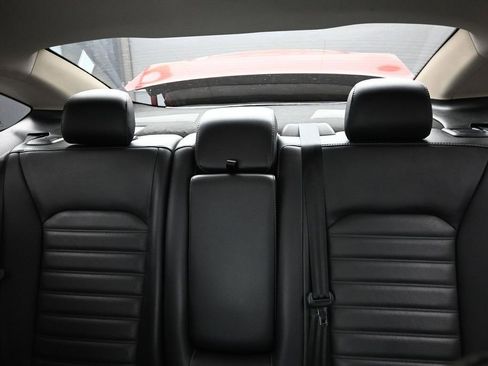 Used 2017 Ford Fusion SE w/ Fusion SE Technology Package FWD image 18