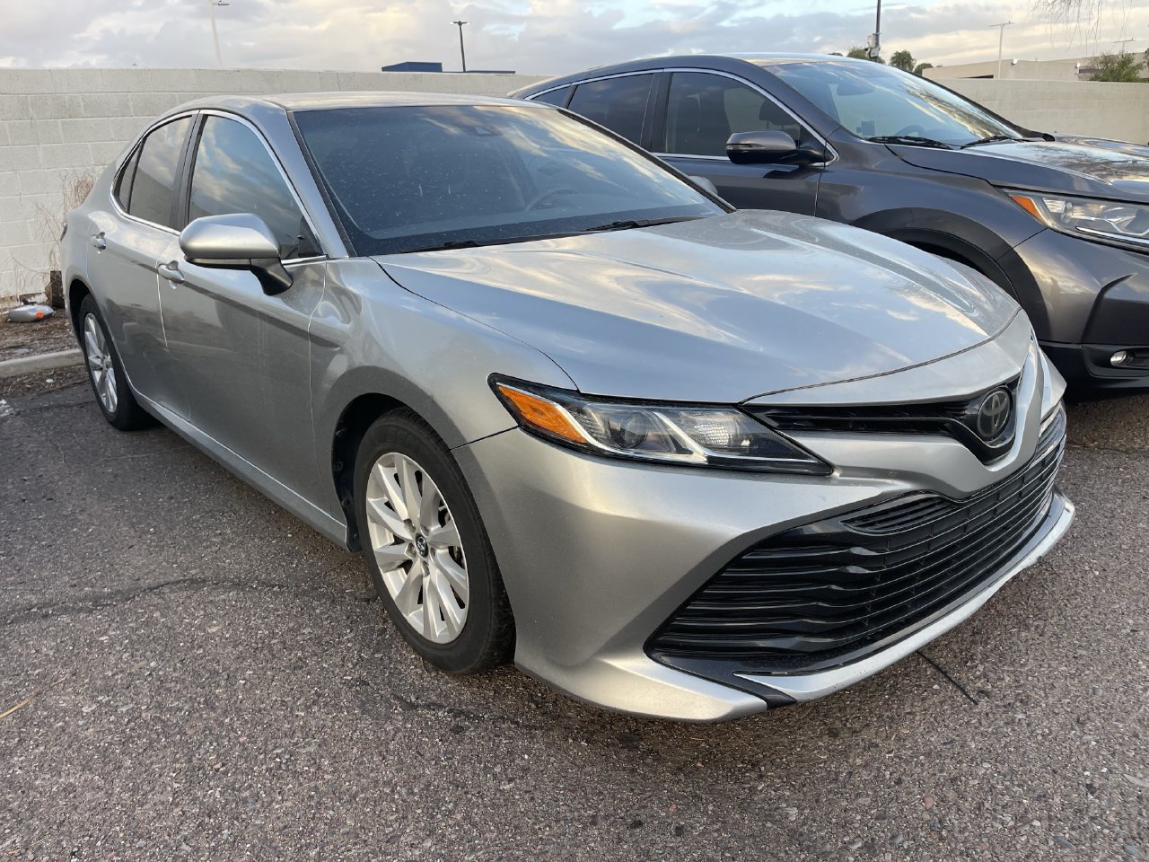 Used 2018 Toyota Camry LE FWD image 3