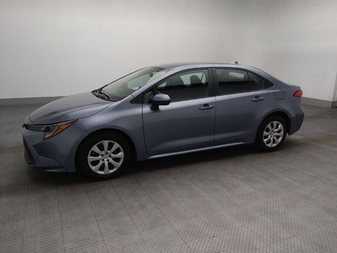 Used 2024 Toyota Corolla LE image 2