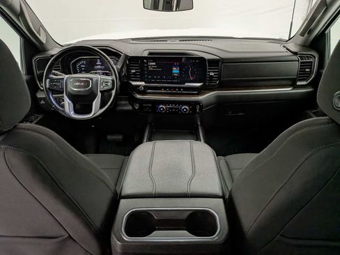 Used 2024 GMC Sierra 3500 SLE w/ SLE Value Package image 17