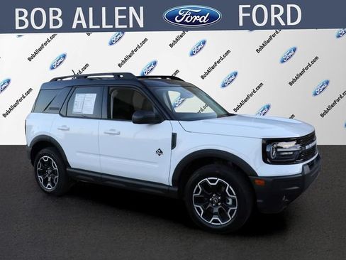 Used 2025 Ford Bronco Sport Outer Banks AWD/4WD image 2