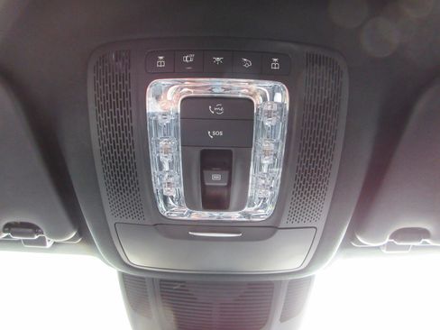 Used 2021 Mercedes-Benz GLE 450 4MATIC image 19