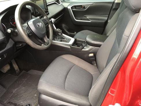 Used 2021 Toyota RAV4 LE FWD image 20
