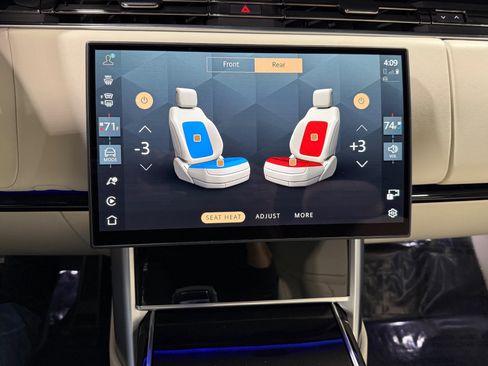 Used 2025 Land Rover Range Rover SE image 44