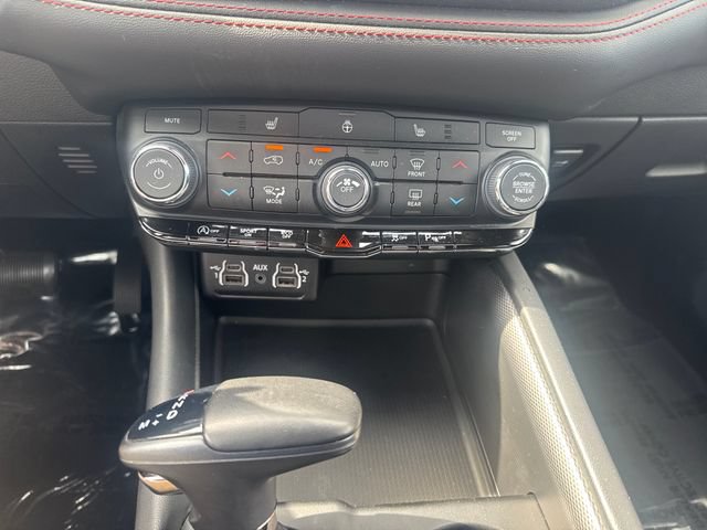 Used 2025 Dodge Durango GT AWD/4WD image 21