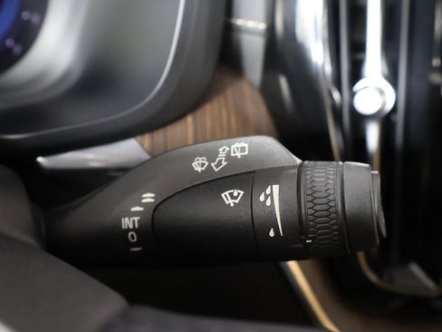 Used 2022 Volvo XC60 B6 Inscription w/ Climate Package image 43