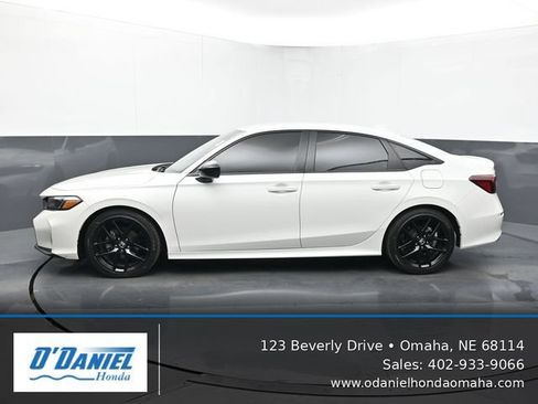 Used 2025 Honda Civic Sport image 2