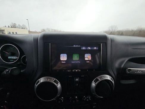 Used 2012 Jeep Wrangler Unlimited Sahara w/ Connectivity Group image 19