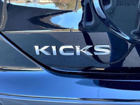 Certified 2024 Nissan Kicks SV image 9