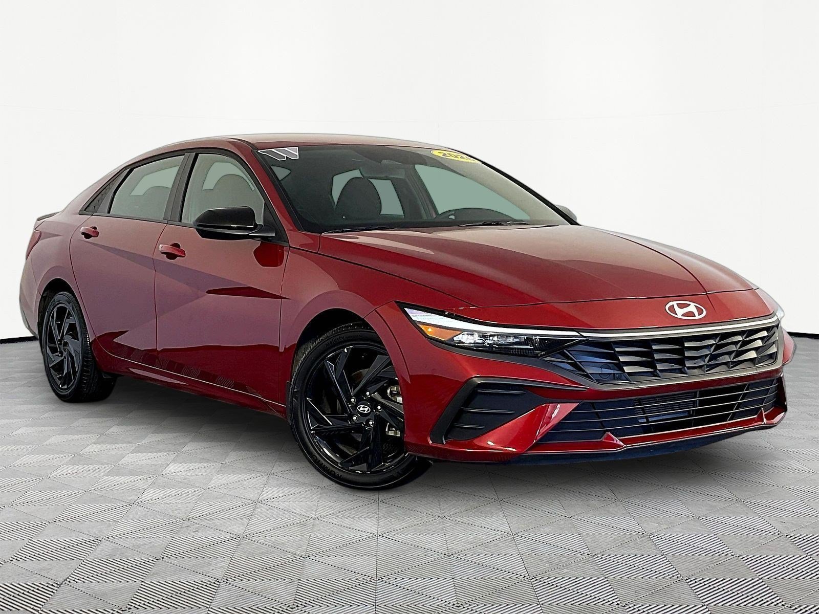 Used 2026 Hyundai Elantra Sport FWD image 3