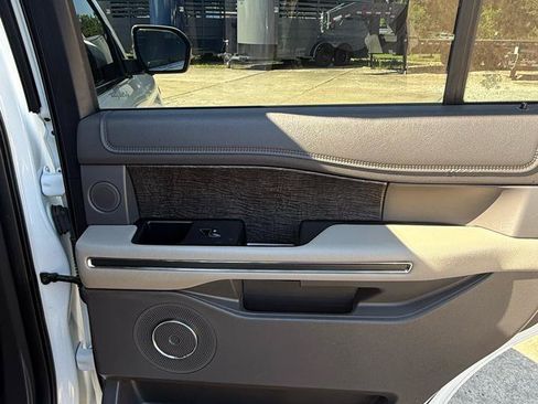 Used 2021 Ford Expedition Limited RWD image 17