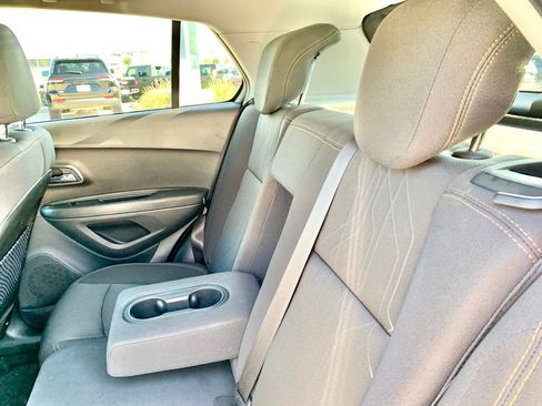 Used 2019 Chevrolet Trax LT FWD image 18