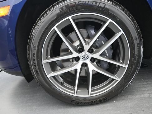 New 2026 Porsche Macan AWD/4WD image 20