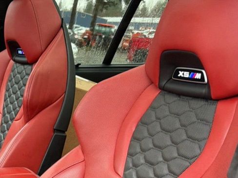 Used 2022 BMW X5 M Competition image 7