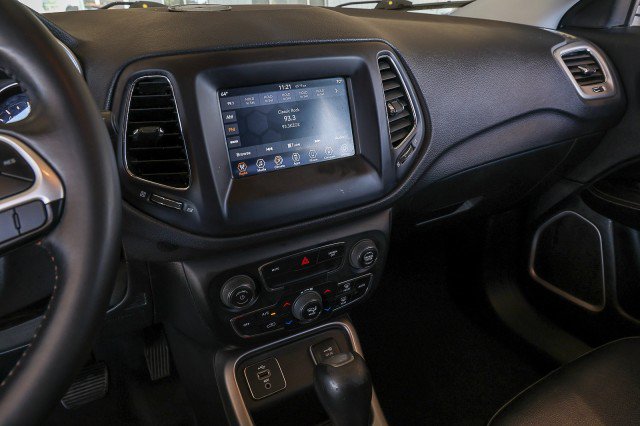Used 2018 Jeep Compass Latitude w/ Popular Equipment Group FWD image 12