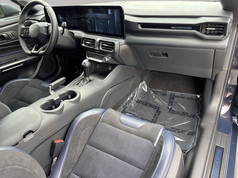Used 2025 Ford Mustang Dark Horse image 11