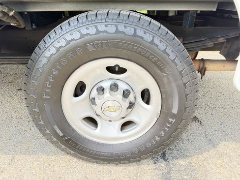 Used 2022 Chevrolet Express 3500 w/ Power Convenience Package RWD image 33