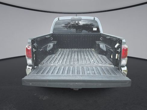 Used 2021 Toyota Tacoma TRD Off-Road RWD image 30