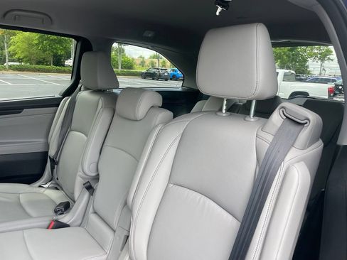 Used 2023 Honda Odyssey Touring image 41