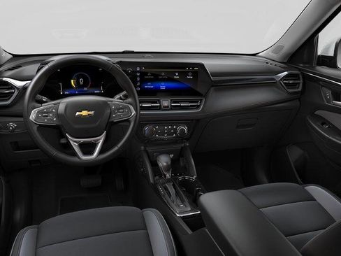 New 2025 Chevrolet TrailBlazer LT w/ LT Cold Weather Package FWD image 44
