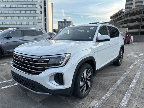 New 2024 Volkswagen Atlas SEL image 3