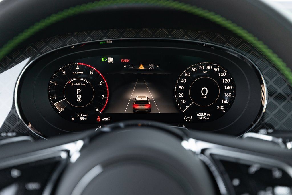 Used 2025 Bentley Bentayga AWD/4WD image 41