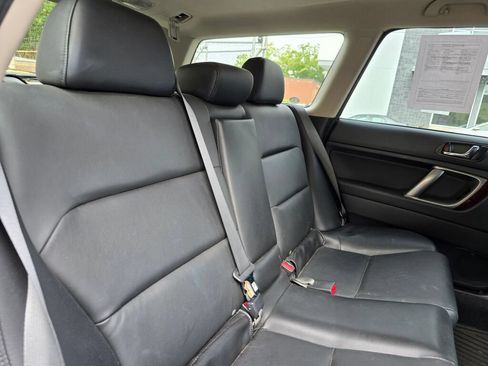 Used 2009 Subaru Outback 2.5i Limited AWD/4WD image 10