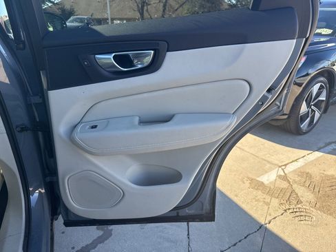 Certified 2023 Volvo XC60 B5 Core w/ Protection Package Premier image 13