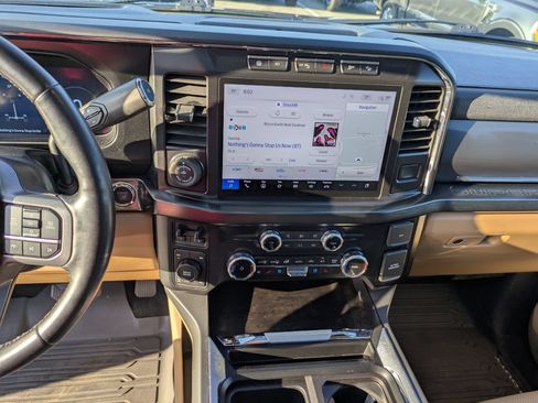 Certified 2024 Ford F250 Lariat w/ Lariat Ultimate Package AWD/4WD image 20