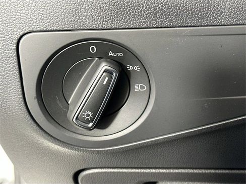 Used 2022 Volkswagen Tiguan SE R-Line image 24