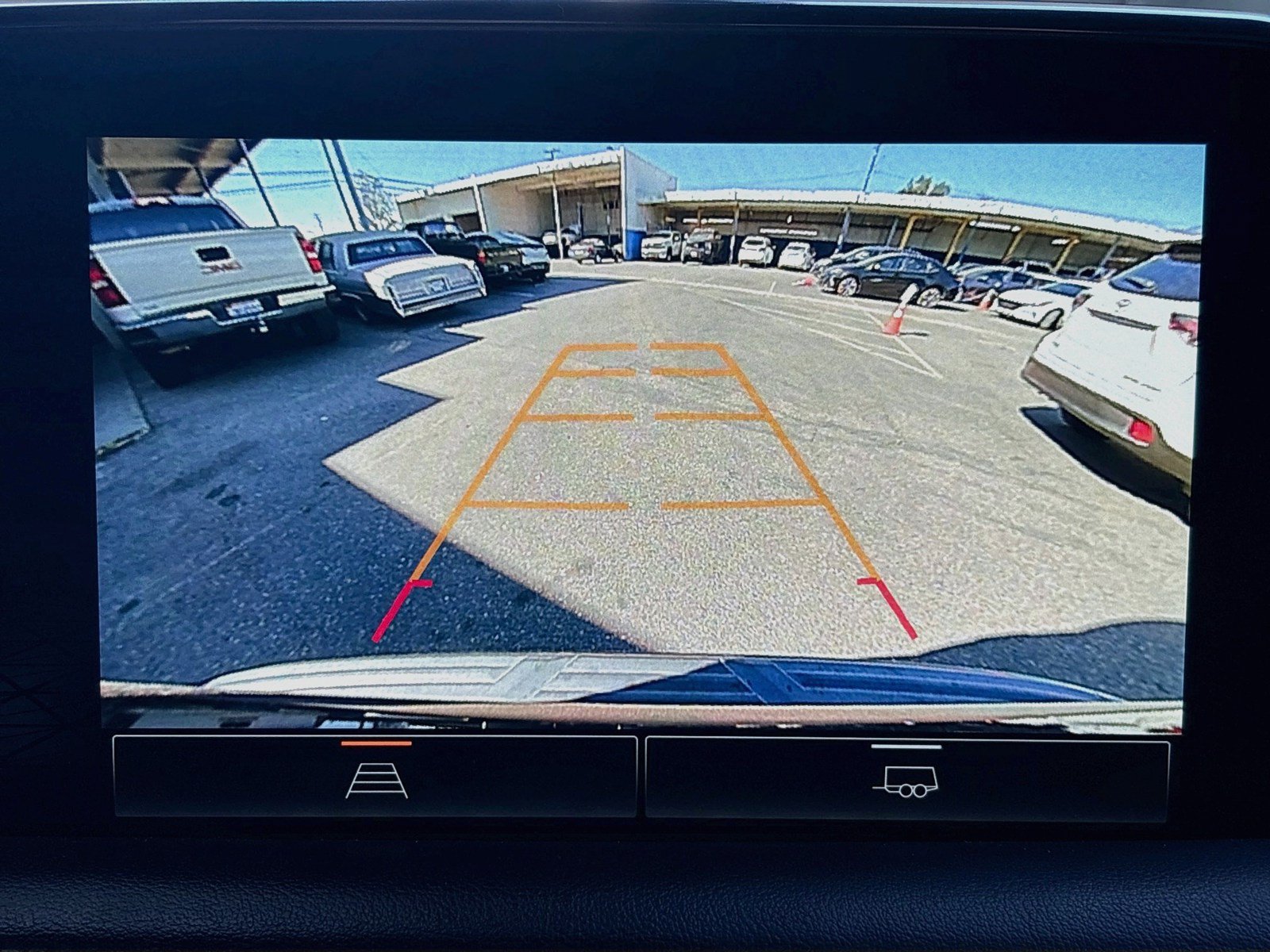 Used 2022 GMC Yukon SLE w/ Gmc Pro Safety Plus Package RWD image 10