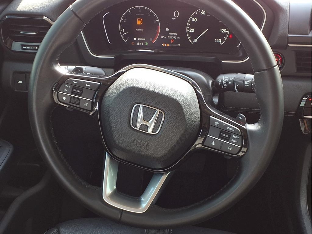 Used 2025 Honda Pilot Touring image 20