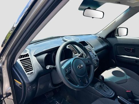 Used 2013 Kia Soul FWD image 6