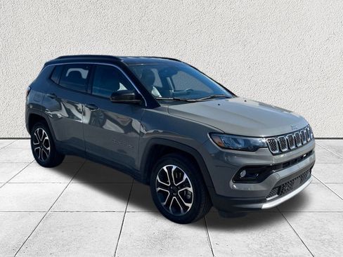 Used 2024 Jeep Compass Limited image 1