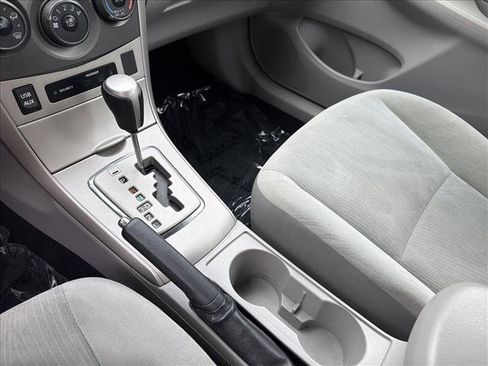 Used 2013 Toyota Corolla LE w/ Preferred Accessory Pkg #2 image 18