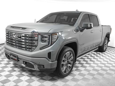 Used 2024 GMC Sierra 1500 Denali w/ Denali Reserve Package AWD/4WD image 9