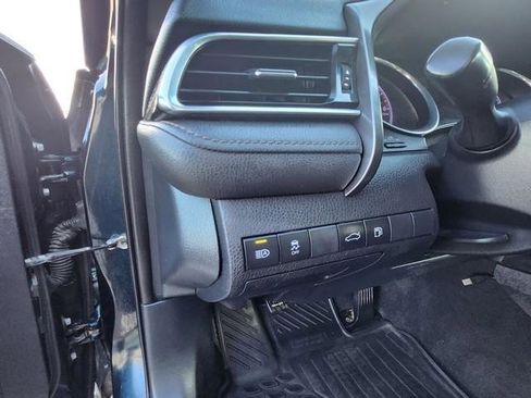 Used 2018 Toyota Camry LE image 11