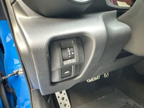 Used 2023 Toyota GR86 Premium RWD image 49