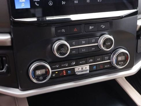 Used 2024 Ford Expedition Max XLT image 19