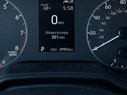 Used 2024 Toyota Corolla LE image 32