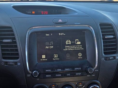 Used 2017 Kia Forte S w/ S Technology Package FWD image 15