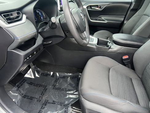 Used 2024 Toyota RAV4 SE image 14