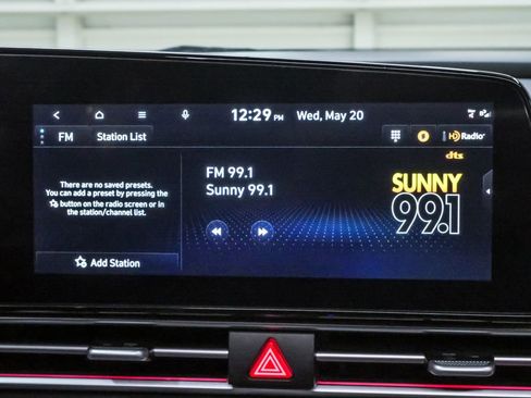 Certified 2024 Hyundai Elantra SEL w/ Convenience Package FWD image 17