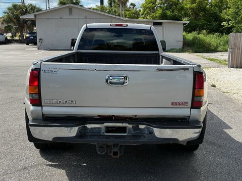 Used 2005 GMC Sierra 3500 SLT w/ Heavy-Duty Power Package RWD image 6