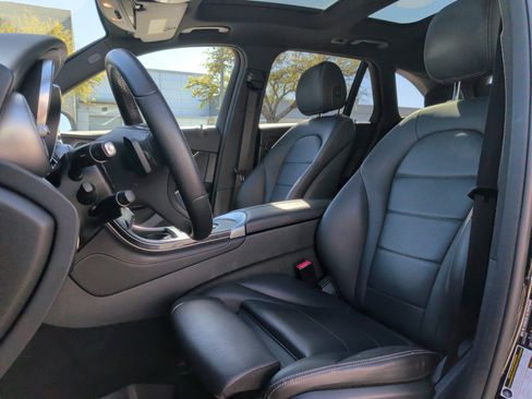 Used 2018 Mercedes-Benz GLC 300 image 16