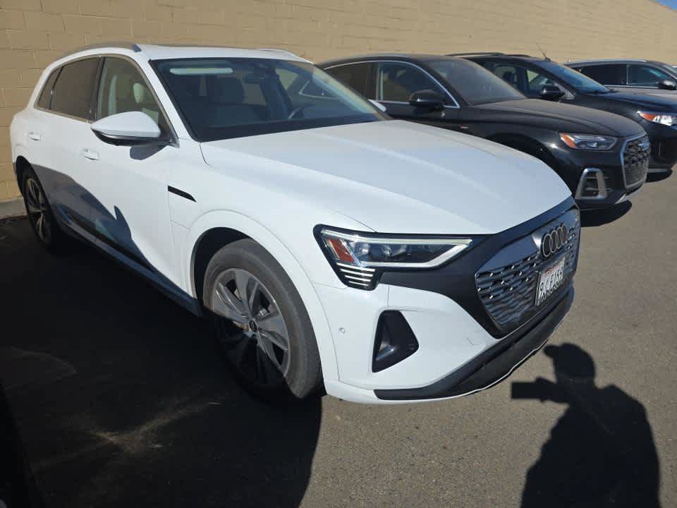 Used 2024 Audi Q8 e-tron Premium Plus AWD/4WD image 4