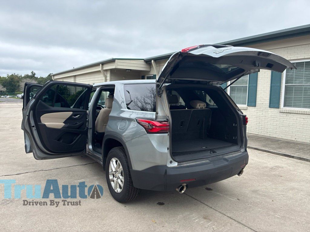 Used 2024 Chevrolet Traverse LS w/ Safety Package FWD image 15