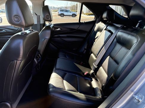 Used 2023 Chevrolet Equinox Premier image 13