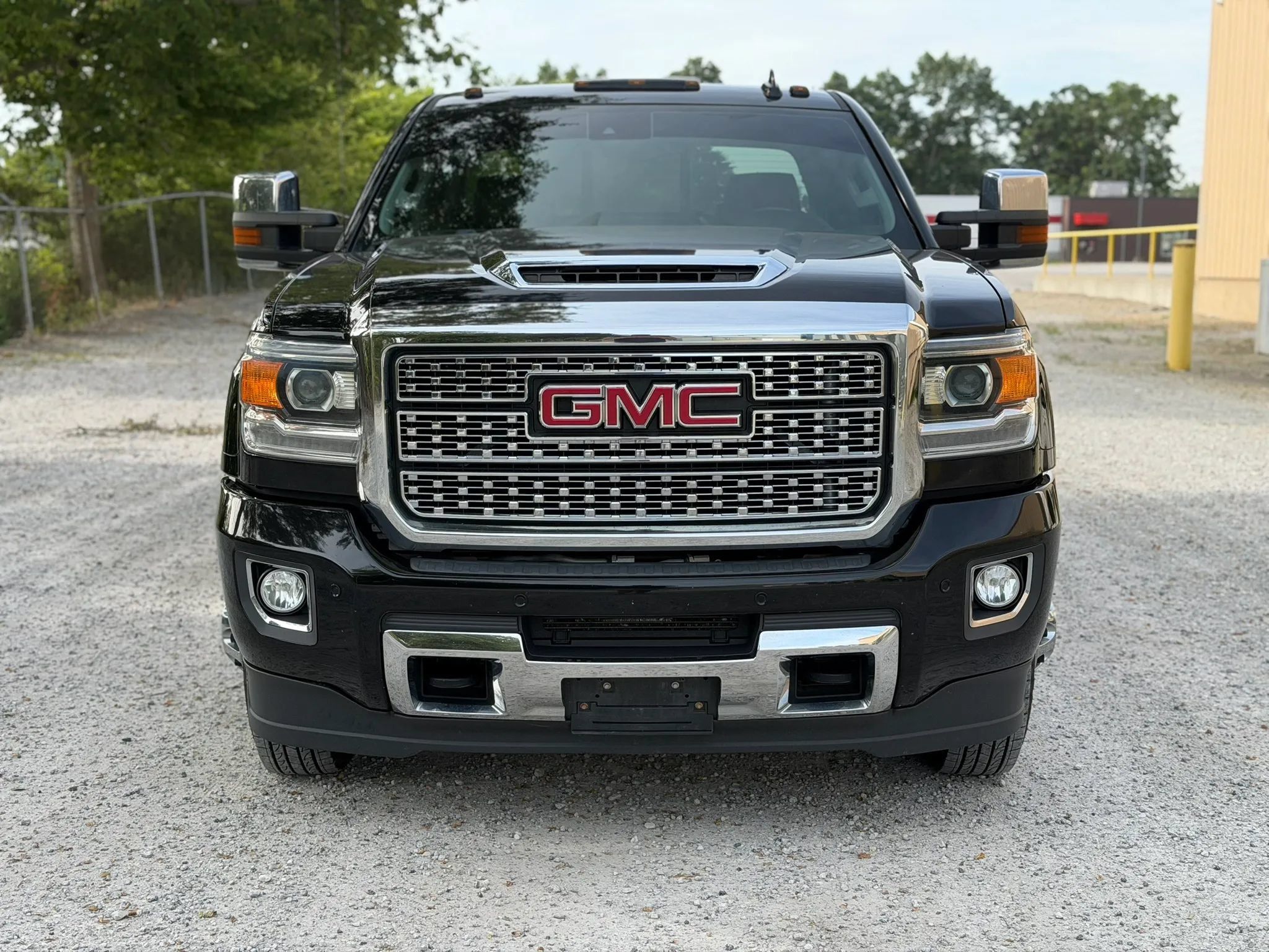 Used 2019 GMC Sierra 3500 Denali AWD/4WD image 2