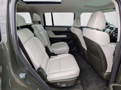 Used 2025 Hyundai Santa Fe Calligraphy image 17